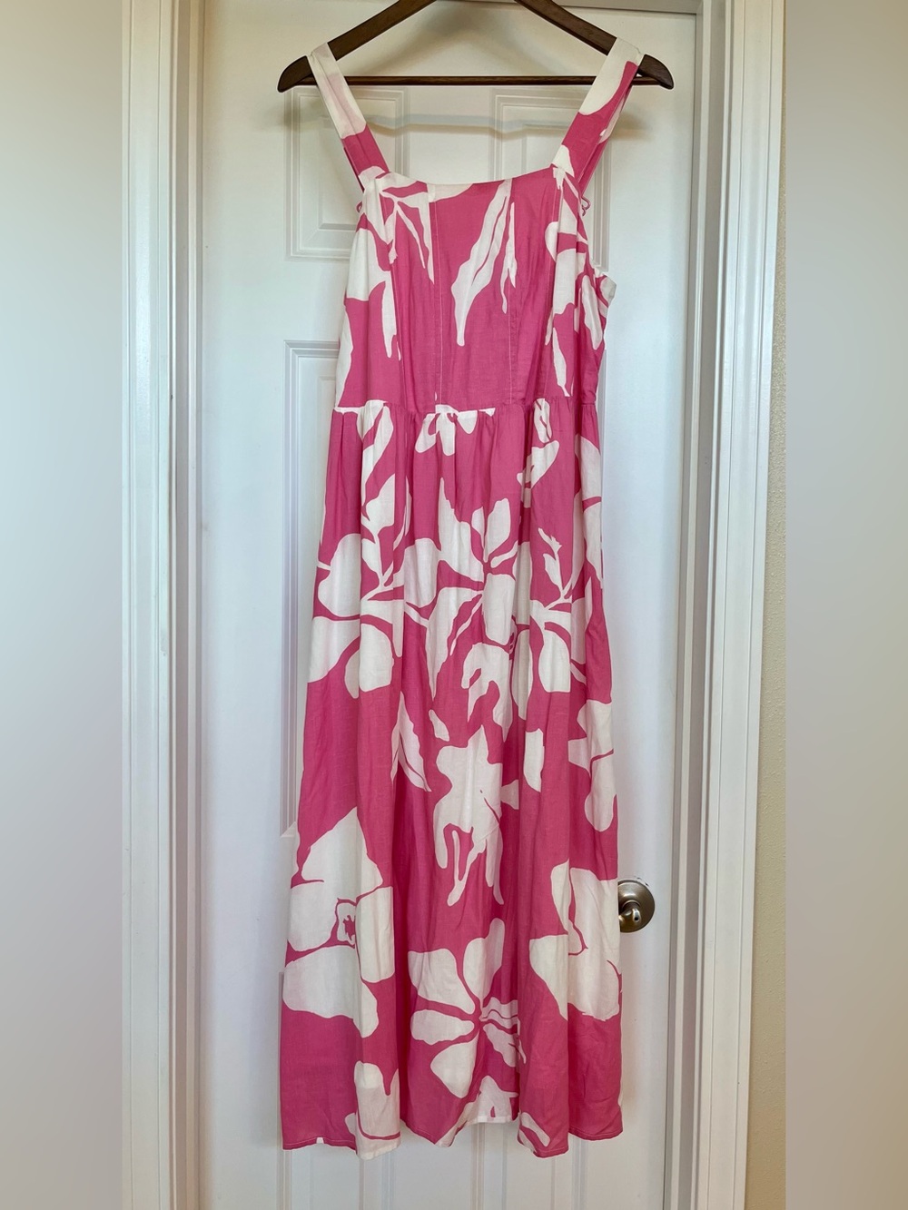 Women’s Sleeveless Pink & White Floral Maxi Dress